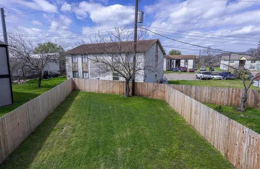 Building Photo - 804 Oran Cir