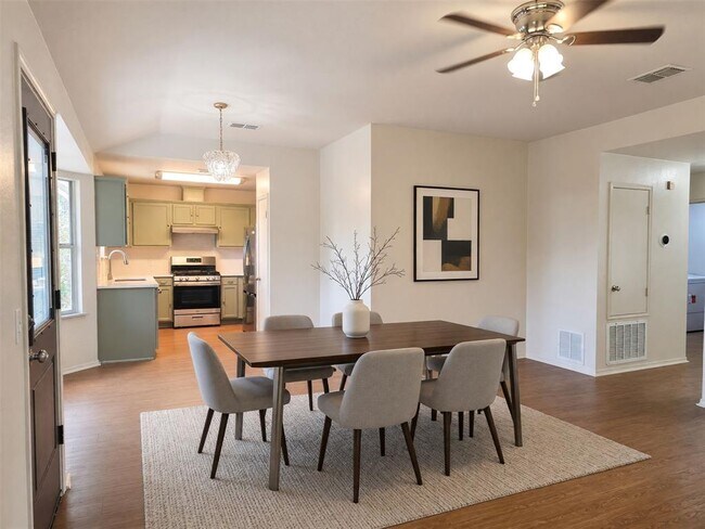 Building Photo - 11602 Maybach Dr