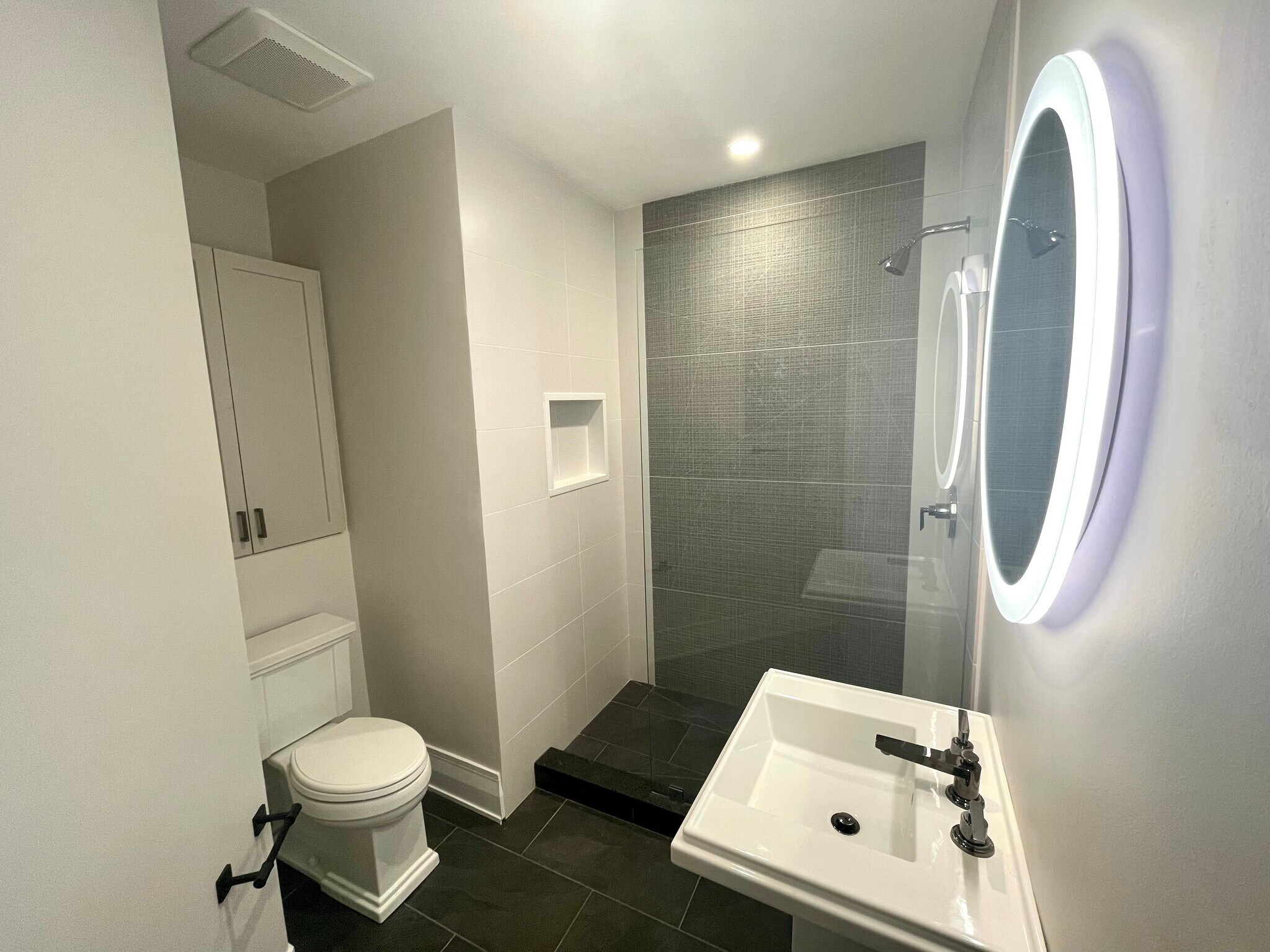 Building Photo - 2539 W Iowa St