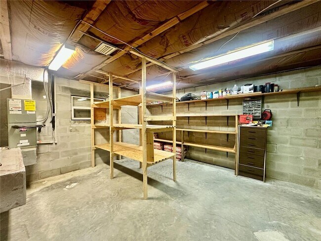 Building Photo - 709 S Lake Starr Blvd