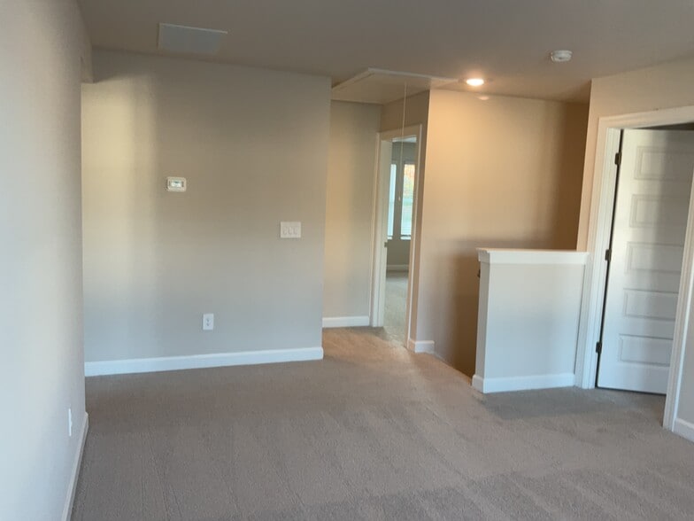 Building Photo - 300 Granby Trl