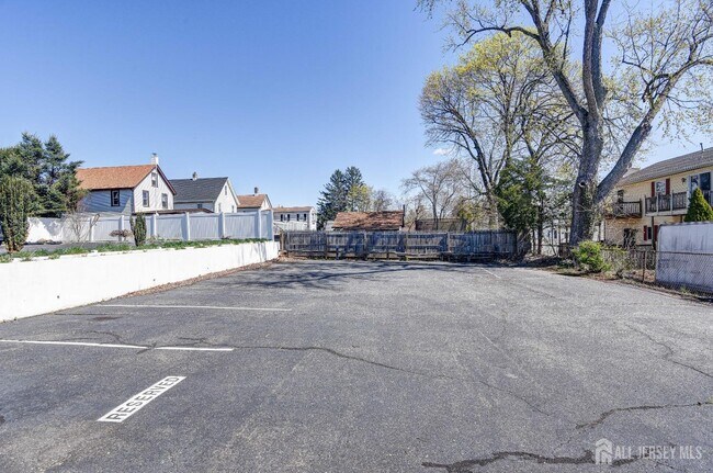 Building Photo - 167 N Main St