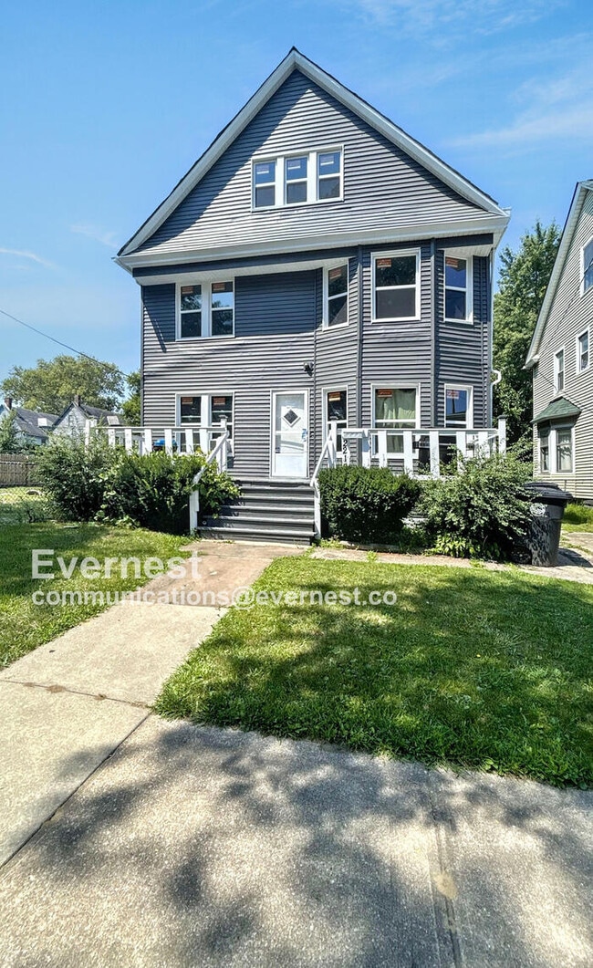 Primary Photo - 2216 E 82nd St