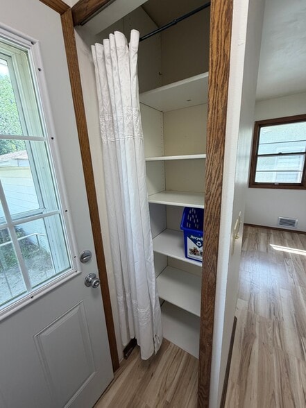 Building Photo - 2098 Sherwood Ave