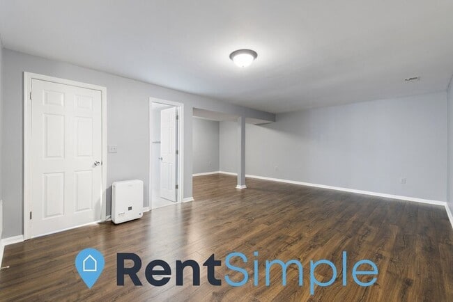 Building Photo - 3920 Bokel Dr