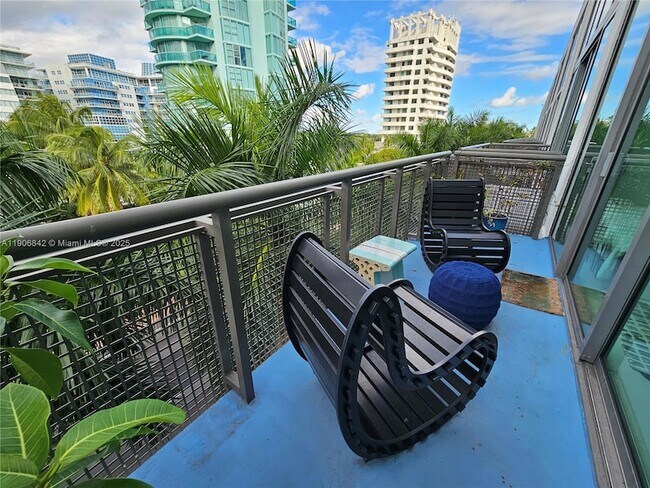 Building Photo - 6000 Collins Ave