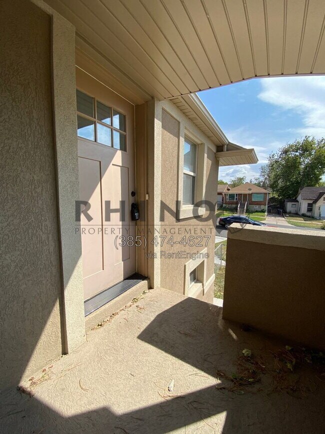 Building Photo - 2885 Van Buren Ave