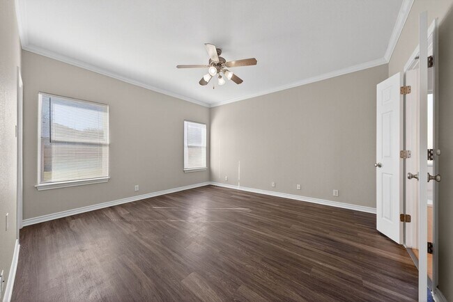 Building Photo - Spacious 4BR Home w/ Game Room | No HOA | Prime Selma Location - Realtor Commission: $500