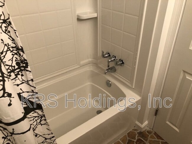 Building Photo - 1330 Rica Ct