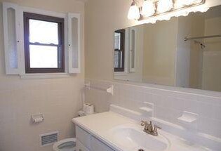 Building Photo - "Charming Old Hickory Rental: Spacious 150...