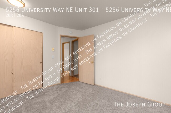 Building Photo - 5256 University Wy NE