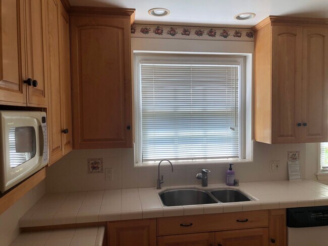 Building Photo - COMING SOON! Beautiful Home near Warner Brothers Studio! AVAILABLE 6/10/2026