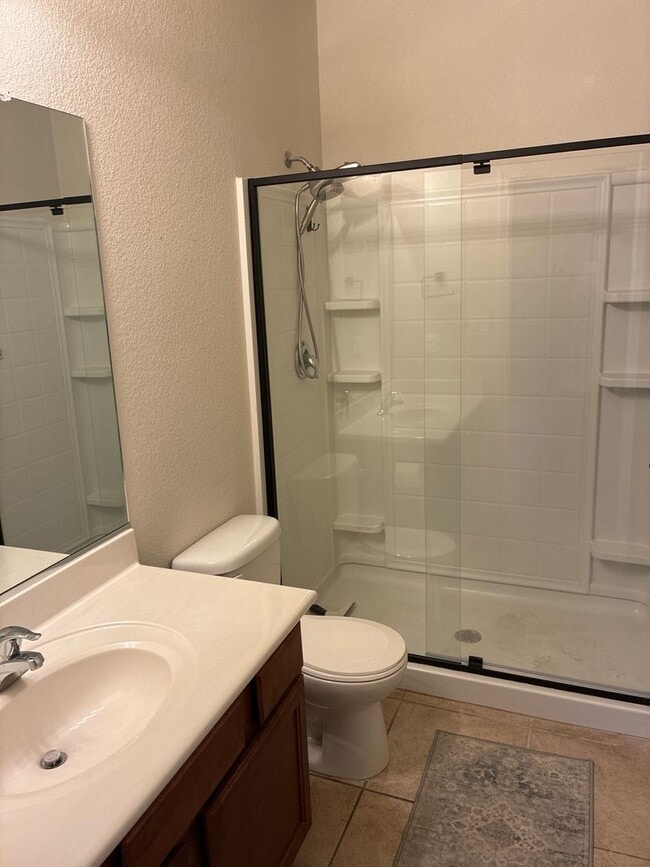 Building Photo - Nice clean three bedroom two bath home