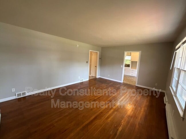 Building Photo - 1533 Beaucrest Ave