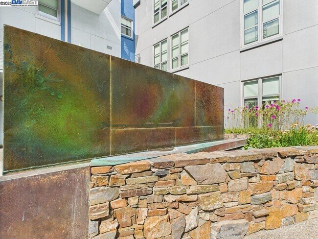 Building Photo - 1001 46th St