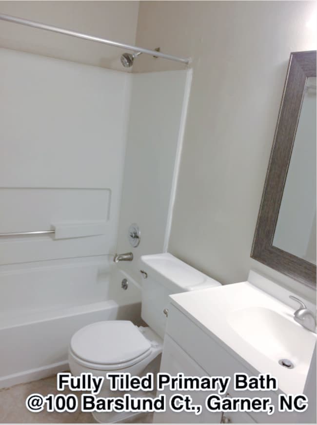 Building Photo - Great Cul de sac Location! Sleek Renovatio...