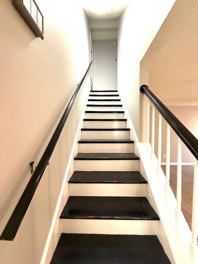 Building Photo - **3 Bed 2 Bath Located in Brentwood ** Cal...