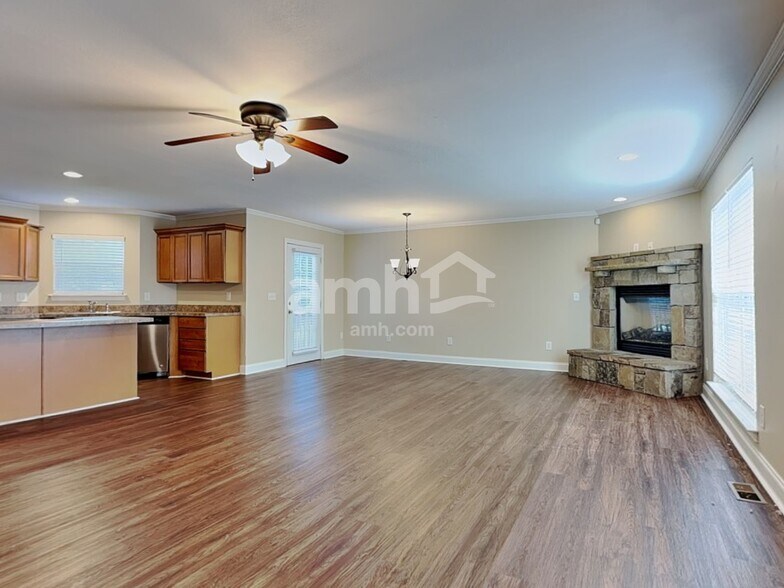 Building Photo - 10916 Parkgate Ln