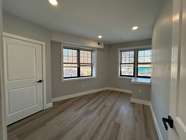 Building Photo - 2104 Reed St