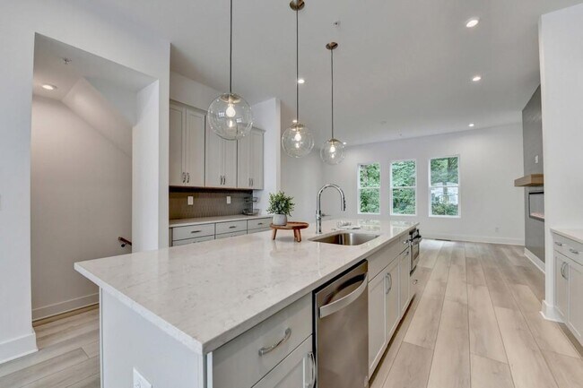 Building Photo - 503 Motivation Cir NW