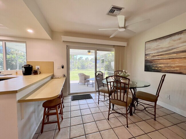 Building Photo - 5878 Tidewater Dr