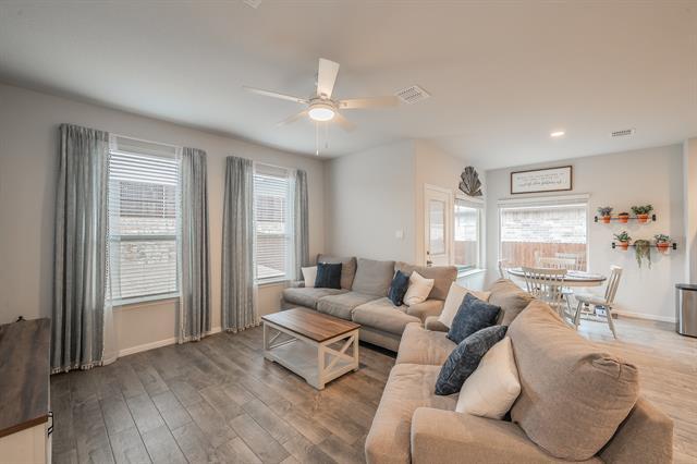 Building Photo - 156 Birch St