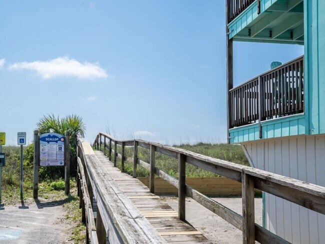 Building Photo - Winds VI @ 418 Carolina Beach Ave N