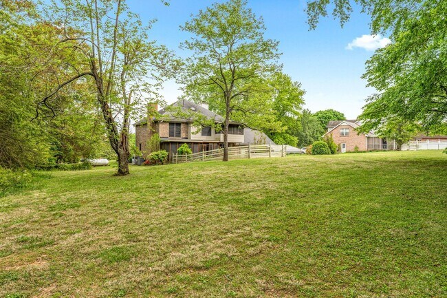 Building Photo - 108 Rolling Meadow Dr