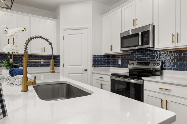 Building Photo - 1267 Normandy Dr