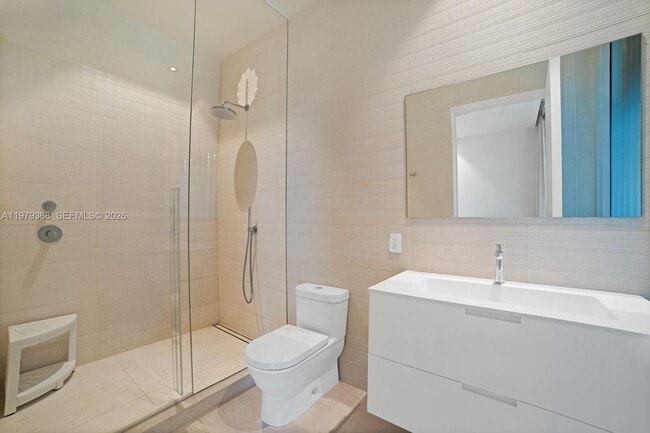 Building Photo - 1051 W 48th St