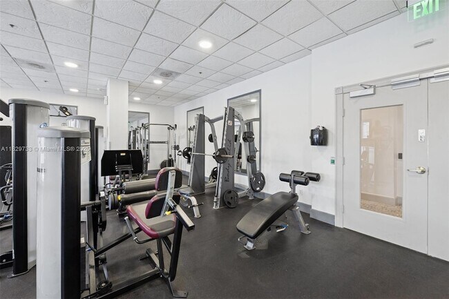Building Photo - 2665 SW 37th Ave