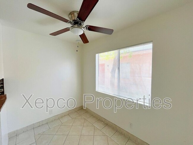Building Photo - 555 E Cottonwood Rd