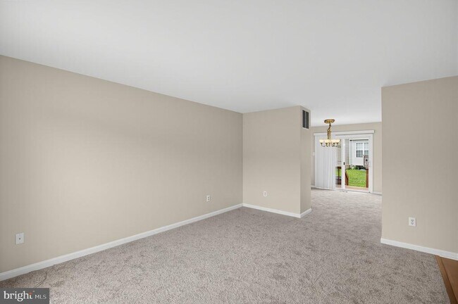 Building Photo - 502 Meadowmist Way