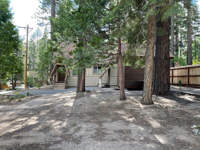 Building Photo - Gardner Mountain Gem - Just Steps from Miles and Miles of Trails