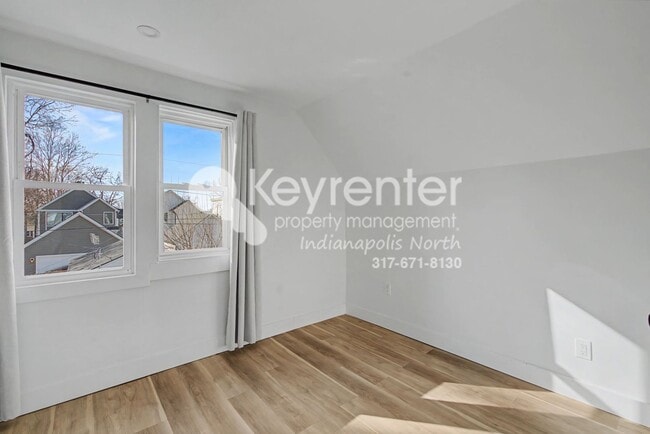 Building Photo - 906 Villa Ave