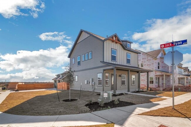 Building Photo - 101 Rioja