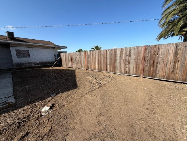 Building Photo - Spacious 4-Bedroom Home on Expansive Lot in the Outskirts of Elk Grove- MORE PHOTOS TO COME!