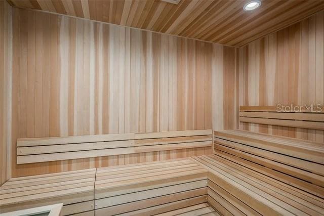 Building Photo - 920 N Osceola Ave