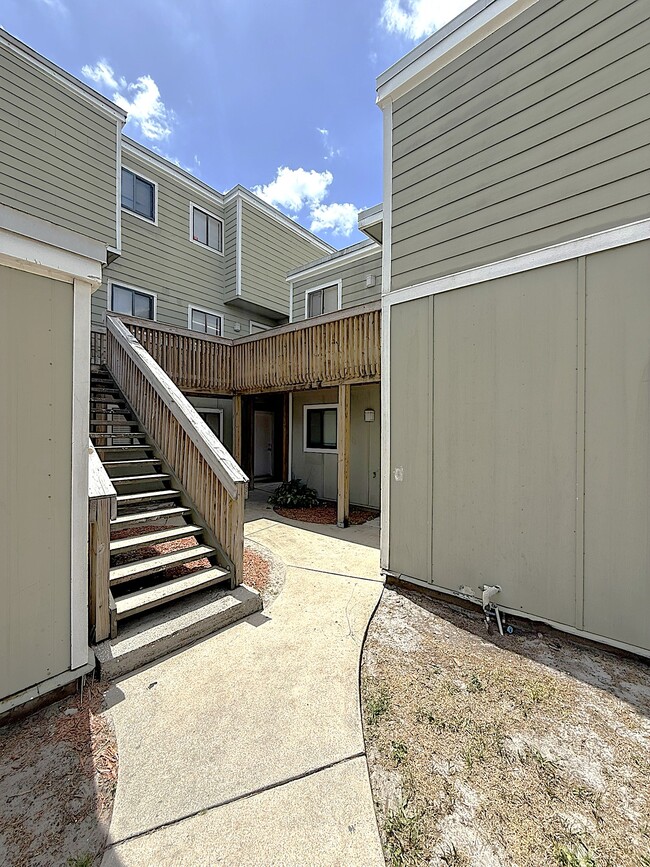 Building Photo - 157 Scottsdale Square