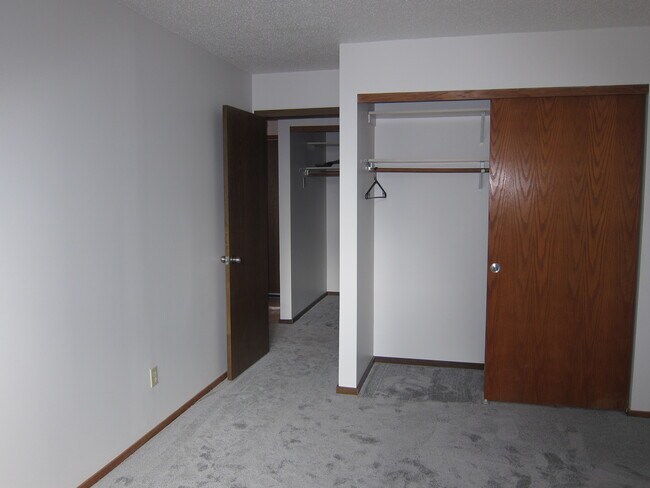 Building Photo - 433 S 7th St