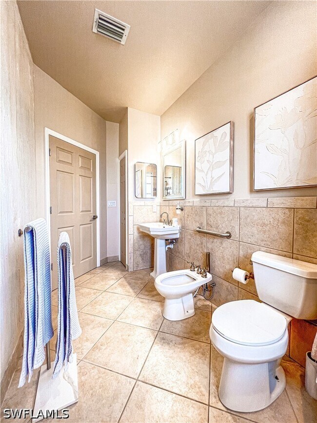 Building Photo - 801 99th Ave N