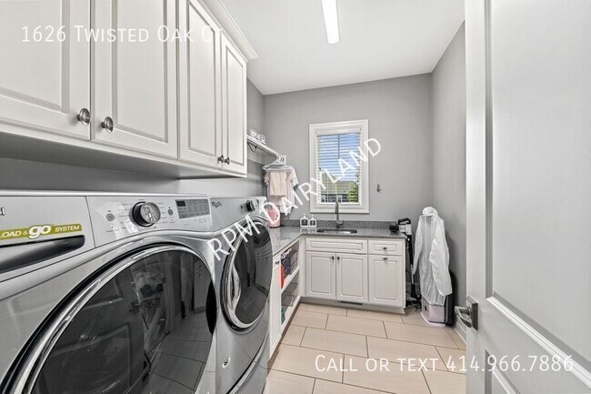 Building Photo - 1626 Twisted Oak Ct