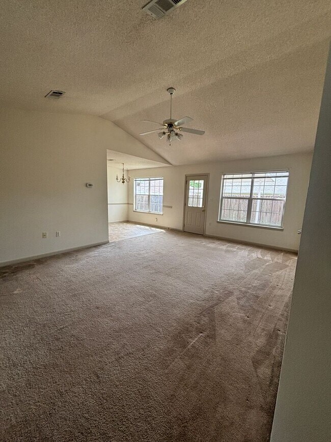 Building Photo - 1129 Ivey Terrace