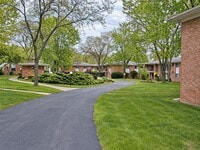 Building Photo - 1217 Island Dr
