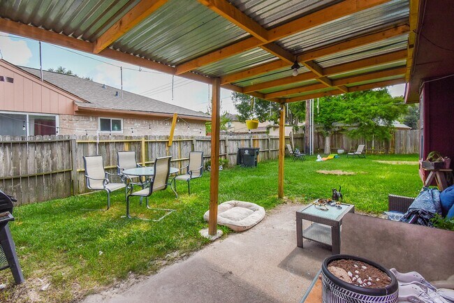 Building Photo - 12106 Pecan Meadow Dr