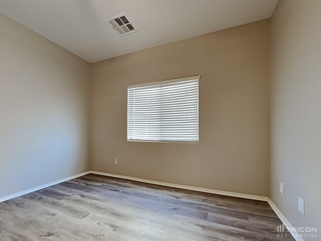 Building Photo - 11409 W Mountain View Dr