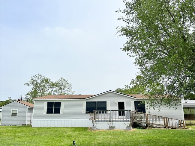 Building Photo - 10125 Needville Fairchilds Rd