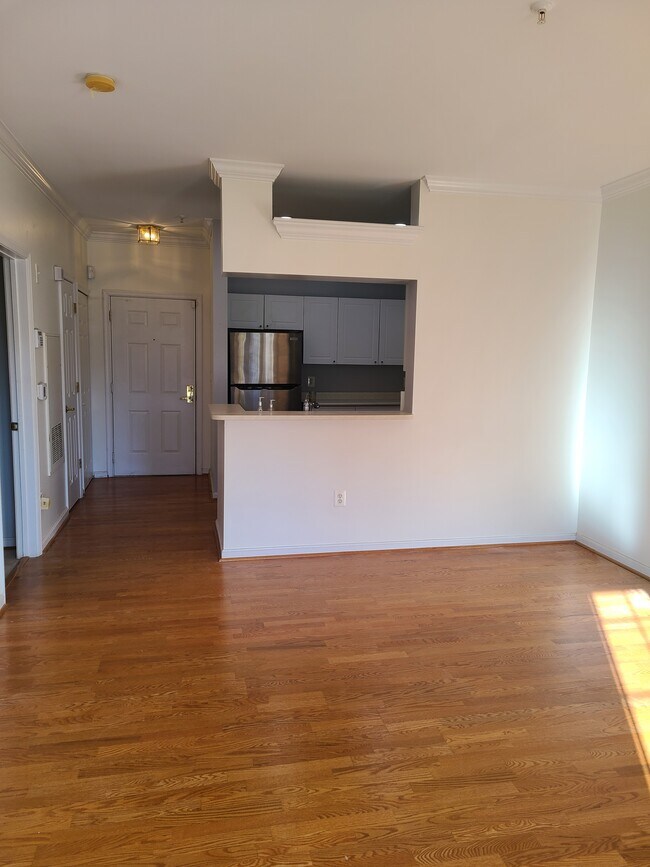 Building Photo - 4550 Strutfield Ln