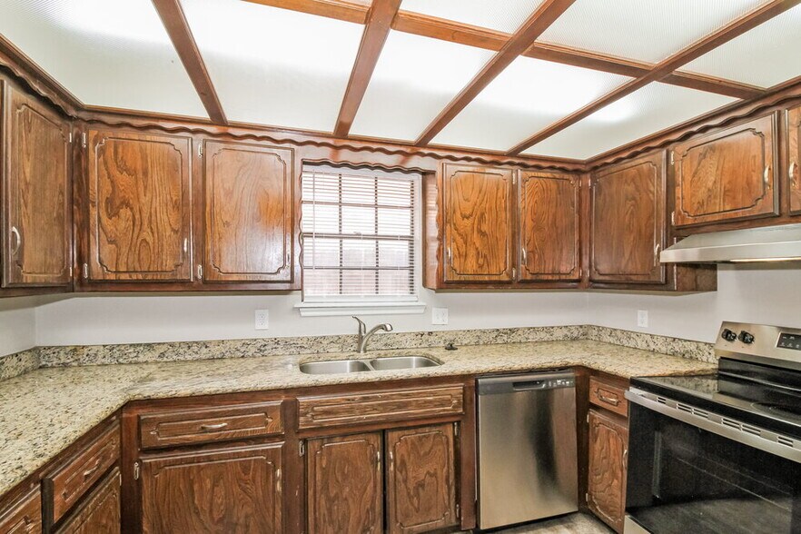 Building Photo - 829 Turtle Creek Rd