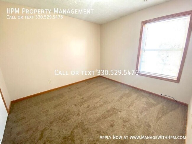 Building Photo - 2525 Zircon St NE